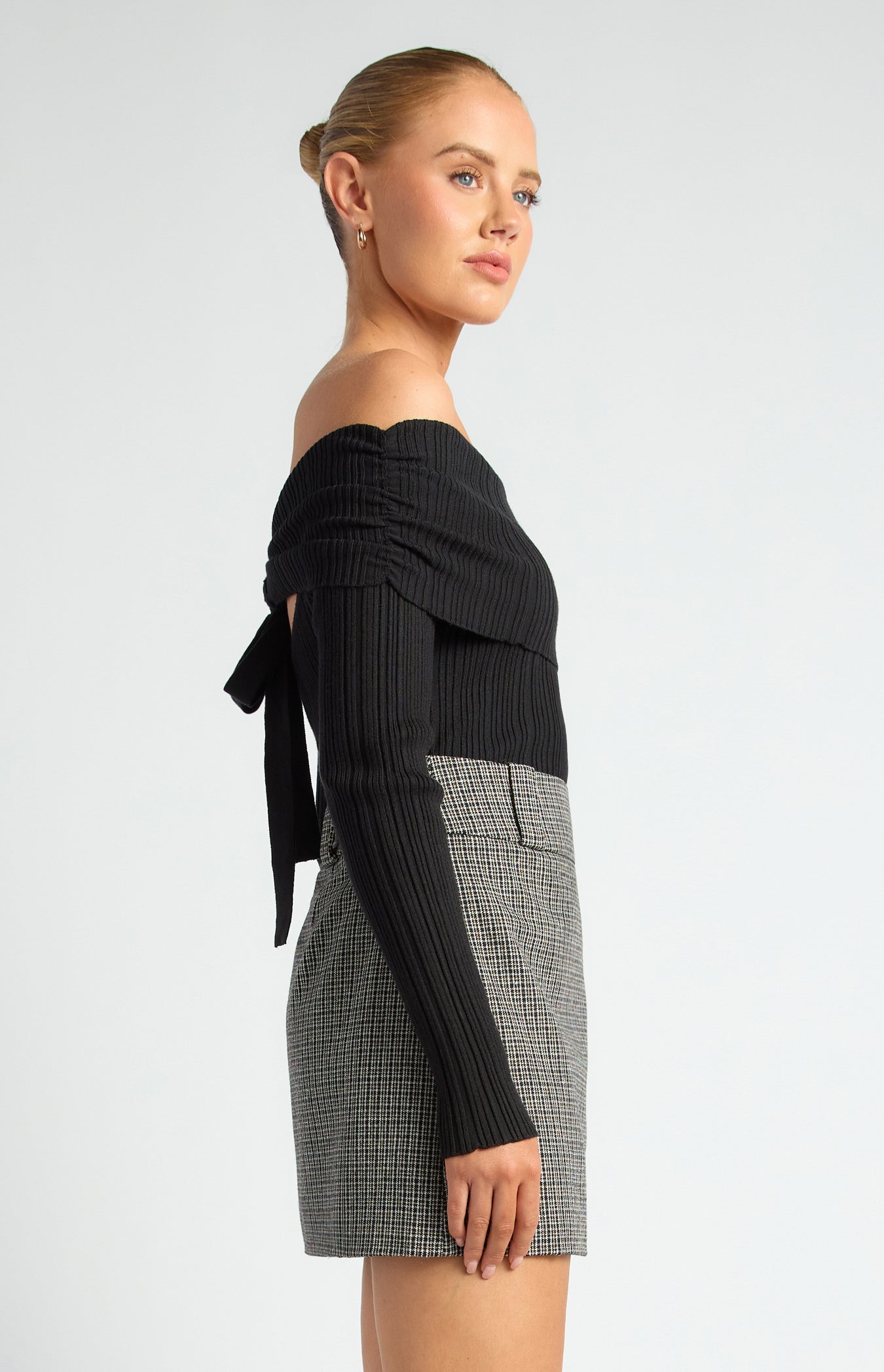 Sindy Off The Shoulder Tie Back Knit Top