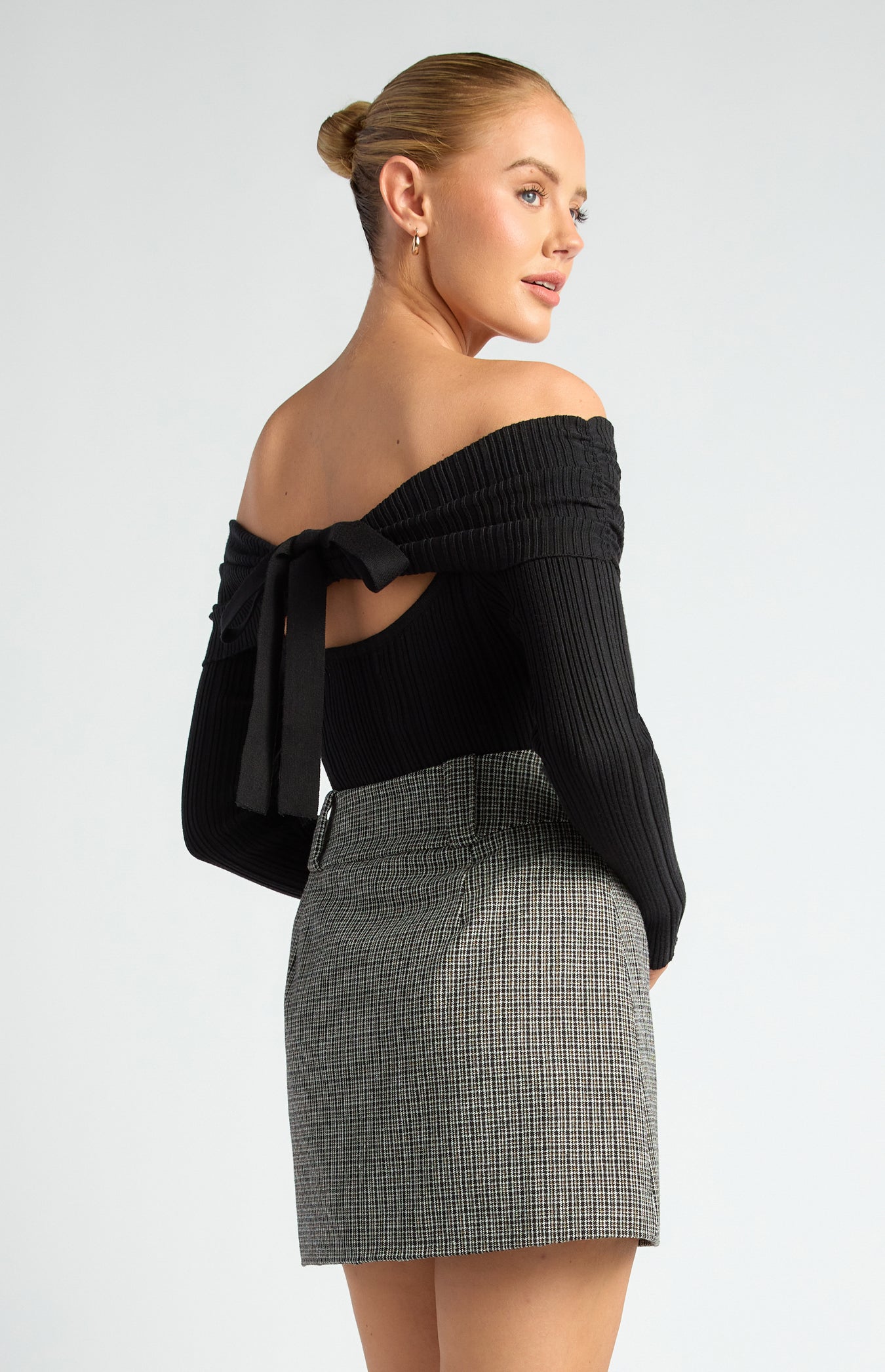 Sindy Off The Shoulder Tie Back Knit Top